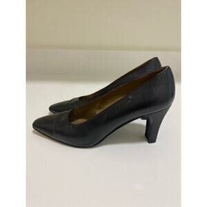 Vintage Stuart‎ Weitzman Black Leather Closed Toe Pump Heels Size 7